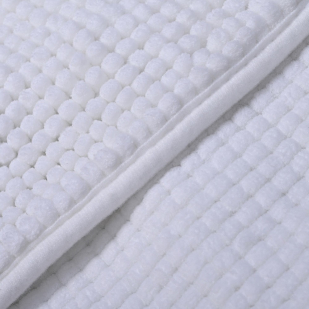 HOMESMART Off White Chenille Bathmat (100% Microfiber)